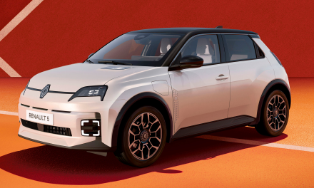 Renault 5 E-Tech Raih Car Of The Year 2026 Di UK