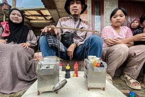 Viral Penjual Cuanki Mini Raup Keuntungan Rp100 Ribu Per Hari!