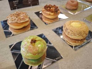 Donat Dough Darlings Mengular Di Kelapa Gading