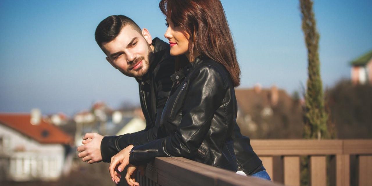 Tanda Pasangan ‘Love Bombing’ Di Aplikasi Kencan