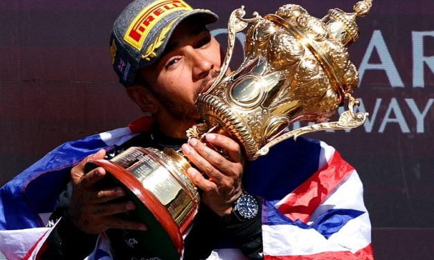 Respon Lewis Hamilton: Bingung Performa “Terrible” Mercedes