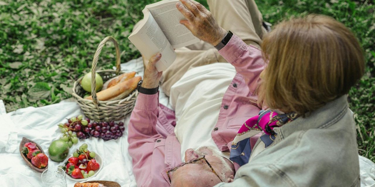 Rahasia Umur Panjang Lansia Di Desa Wisata: Pola Makan Alami