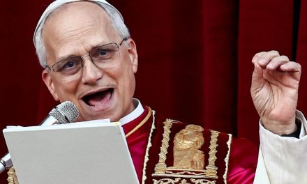 Paus Leo XIV Berikan Pidato Perdana Gantikan Paus Fransiskus