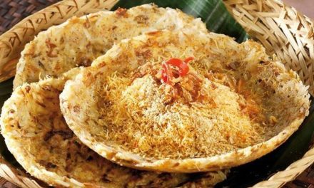Kerak Telor Betawi: Kuliner Legendaris Jakarta Dari Beras Ketan