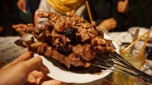 Uniknya Sate Klatak Bantul Yang Daging Kambingnya Empuk Juice