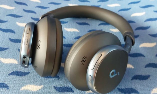 Anker Soundcore Space One Pro Laris Berkat Desain Lipat Tiga