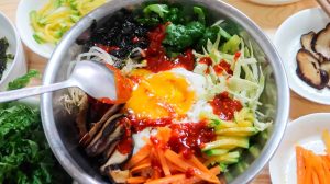 Mengenal Bibimbap Korea: Sayuran, Daging Dan Saus Gochujang