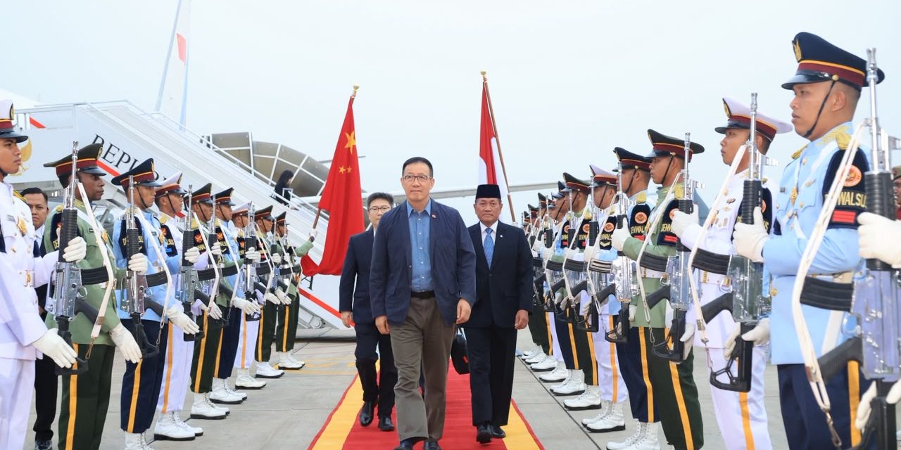 Wamenhan RI Sambut Menhan RRT Dong Jun Di Jakarta