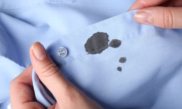 Hilangkan Noda Tinta Baju Pakai Hand Sanitizer Tanpa Dikucek