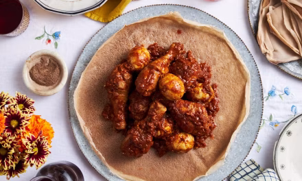 Doro Wat Etiopia, Paduan Ayam Rempah Pedas Dan Telur Rebus